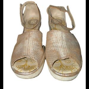 FLY LONDON Yake Metallic Wedge Sandal Perforated Leather Hook Loop Sz 39(8-8.5)